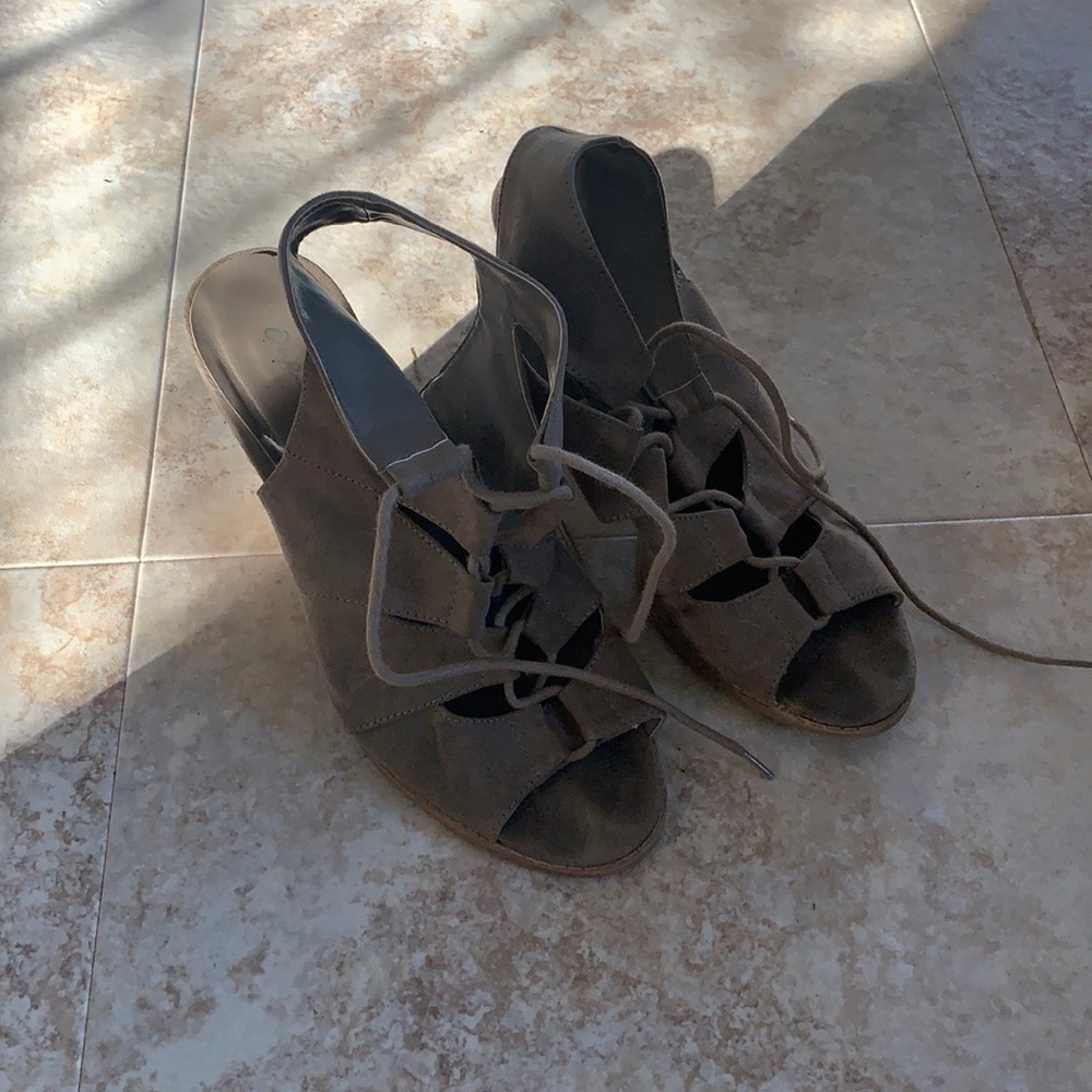 Lace up taupe heels